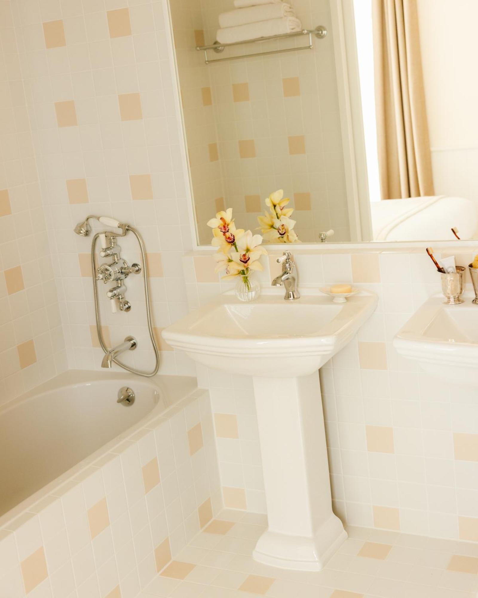 Hotel Lilou Hyères Zewnętrze zdjęcie